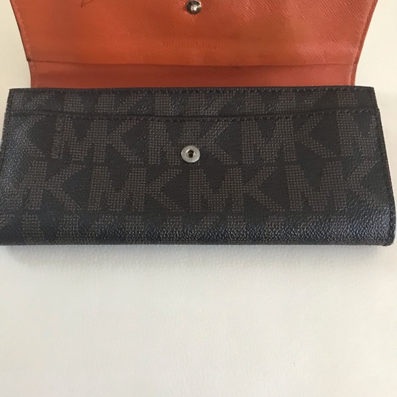 Michael Kors Signature Logo Wallet - Picture 1 of 6